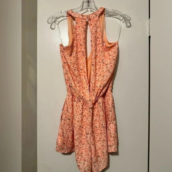 Pink Lily pink floral romper size S - Picture 2 of 4